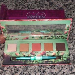 Urban Decay x Kristen Leanne eye shadow palette